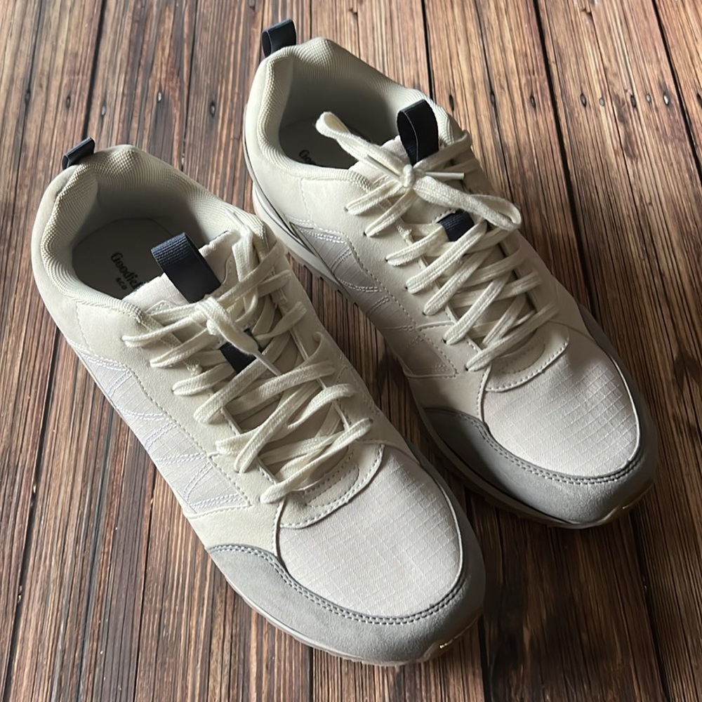 Goodfellow Men’s Cream & Gray Sneakers 12 - Picture 3 of 5